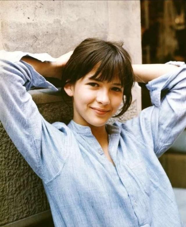 都说热巴和郭碧婷这个新发型很蠢，但模仿的人却前仆后继！