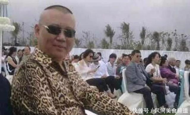 『求求』谁穿谁丑的8件衣服!尤其第3件,求求你赶紧扔掉吧!