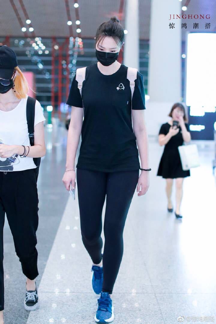 192的惠若琪撞上178的奚梦瑶，大长腿差距尴尬，果然敢露很重要