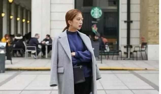 这4种衣服穿起来会显老，女生别再买了!特别第3种，很艳俗!