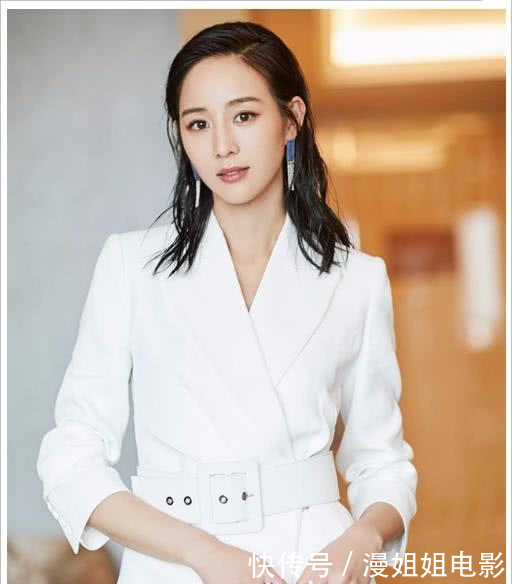 看了高圆圆的白西装，再看看张钧甯，真想对赵又廷说一句好福气