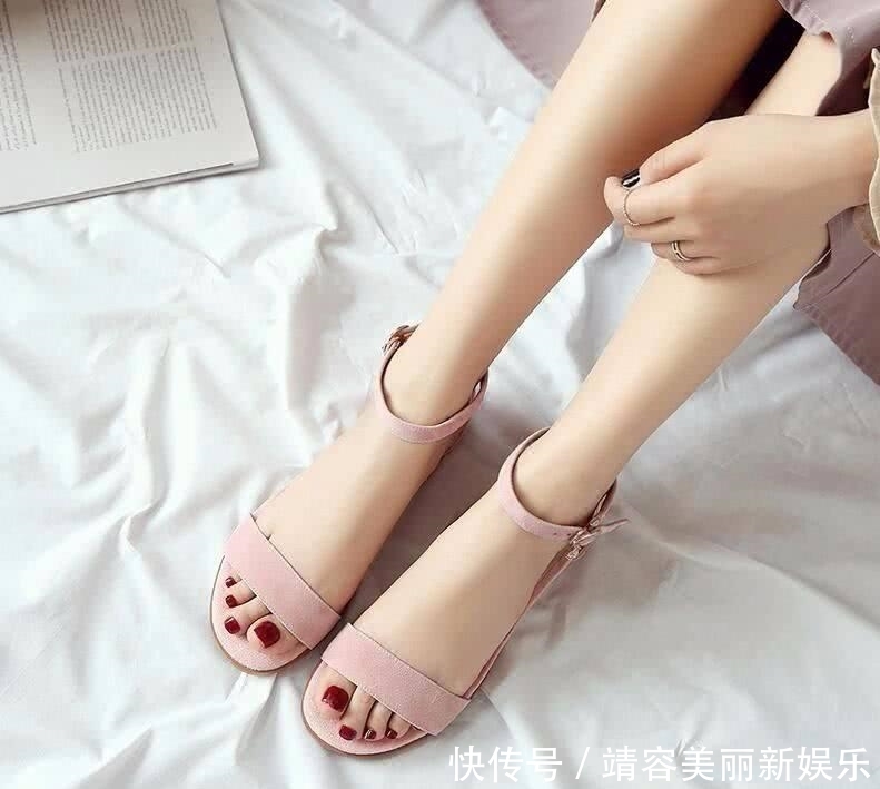  设计：经典又简约的时尚凉鞋, 露趾的设计更加的凉爽