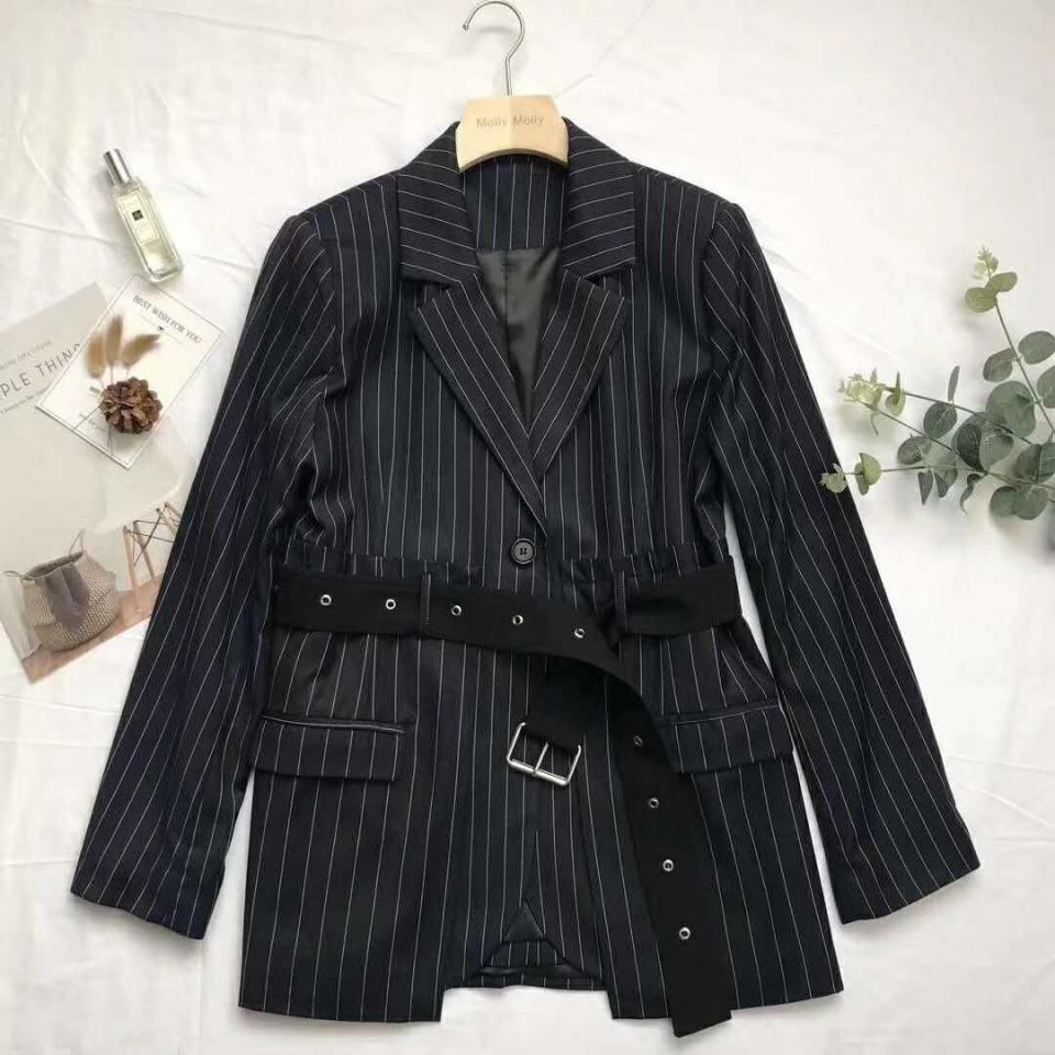 《如懿传》愉妃张钧蜜平时穿搭霸气侧漏 剧中扮演文弱小白兔