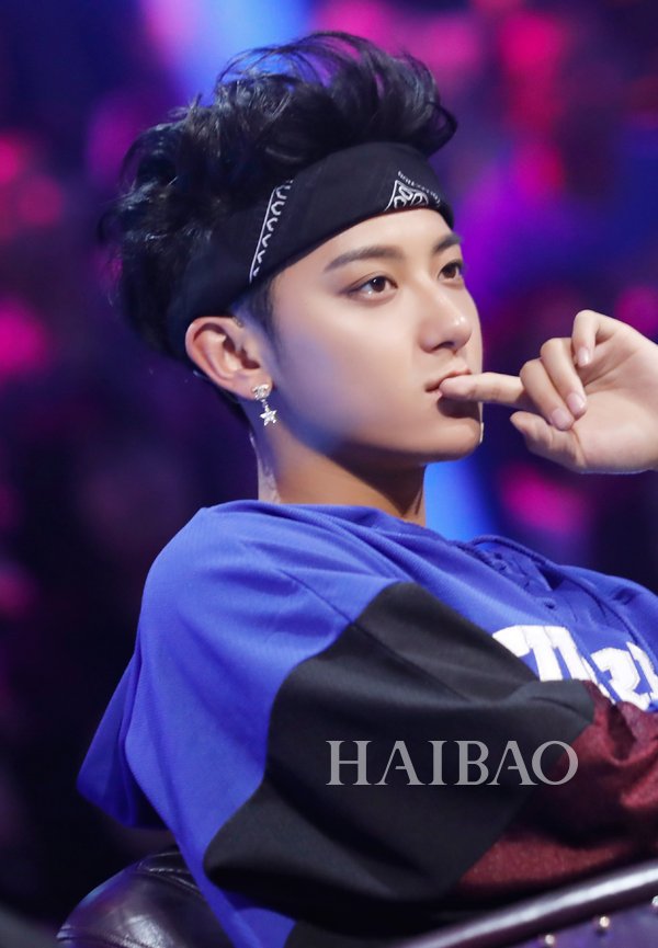 你的发型都要输给男爱豆了!易烊千玺王一博的鲻鱼头是什么鬼，范