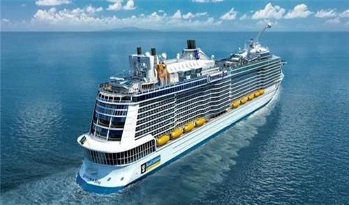 外国人眼红的40万吨巨兽，比辽宁舰大8倍，一天能运一走山