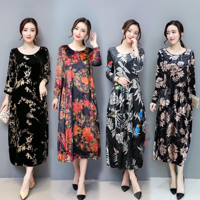 50岁的婆婆，真会打扮!都穿连衣裙和小衫，搭配高跟鞋，太美嫩