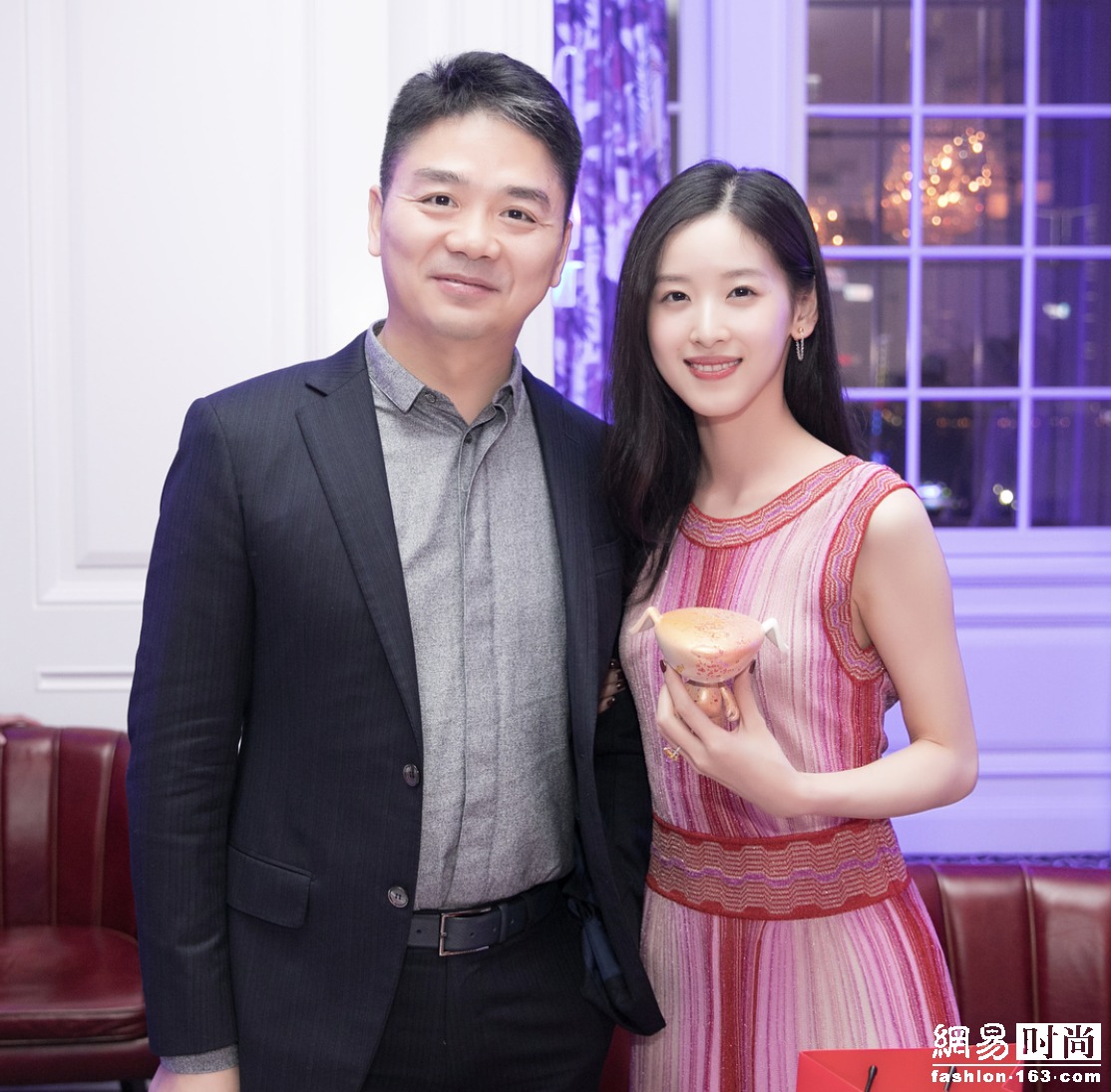 刘强东竟拿下了巴黎世家 穿衣品味也时髦的飞起