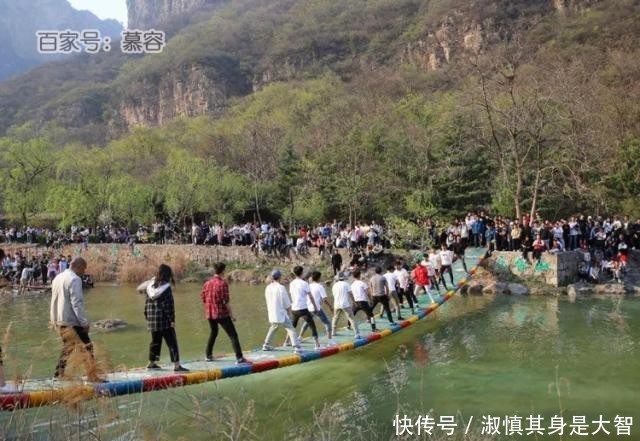 中年男子玩网红摇摆桥死亡,家属认为景区责任却不肯尸检,为何?