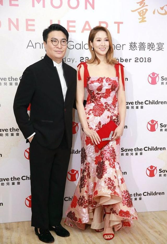 李家诚携手娇妻徐子淇撒狗粮，网友：真有千亿阔太的风范！