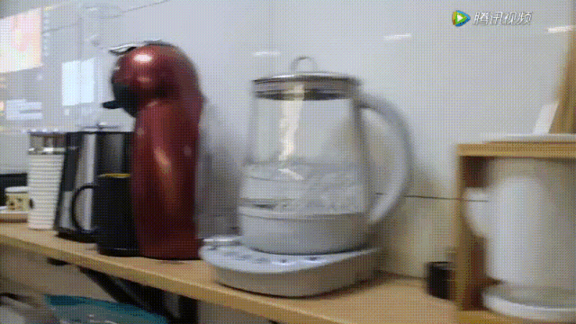 puppy cube触控投影与小木匠碰撞出的智能家居