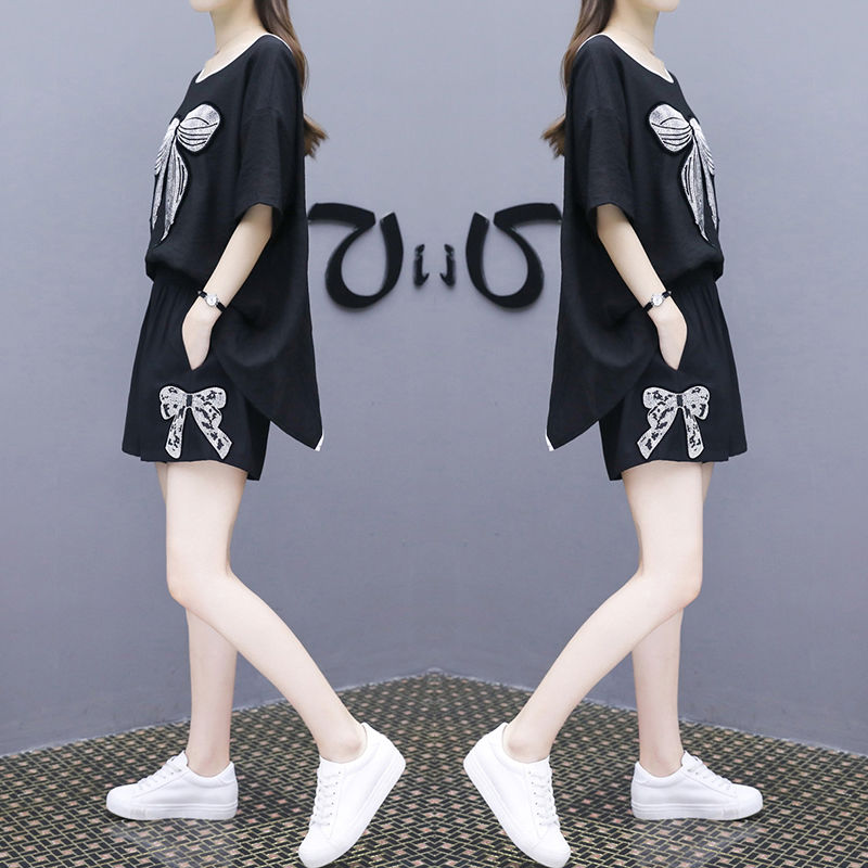 7月旅游别穿裙子，不方便又不上相，时尚短裤套装，不打扮也漂亮