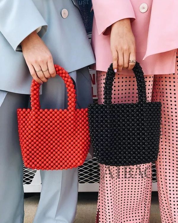 省钱| 还买什么奢侈品!奶奶辈的包包现在拎起来超时髦!