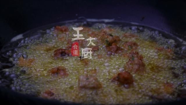  吃腻：普通肉丸都吃腻了？这道咖喱小丸子香味浓郁，让你胃口大开