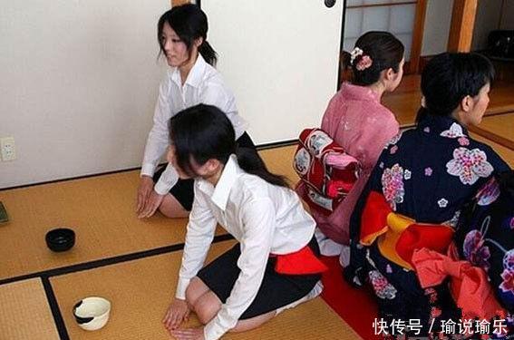日本女孩为什么大多都是“O型腿”?得知原因竟让人大开眼界!