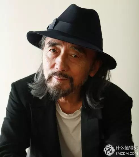 男生夏季穿搭 篇四:男生夏季色彩搭配:黑