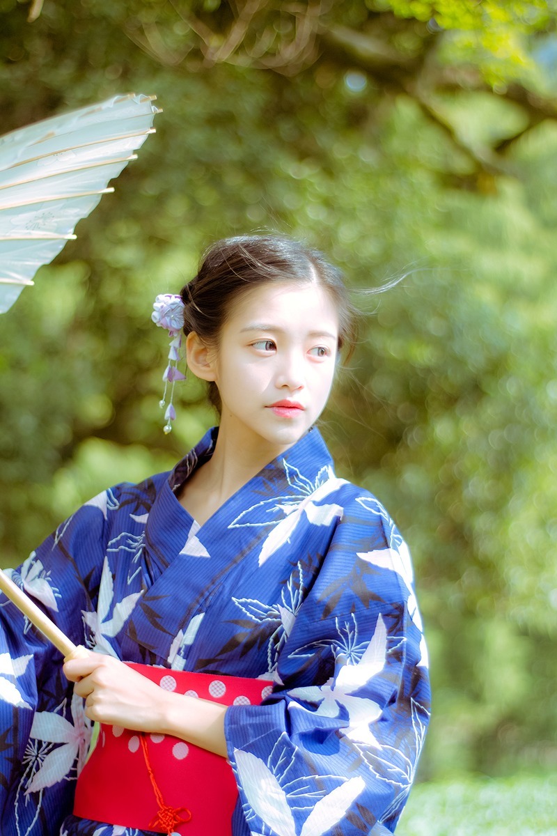 90后马尾辫美女和服写真