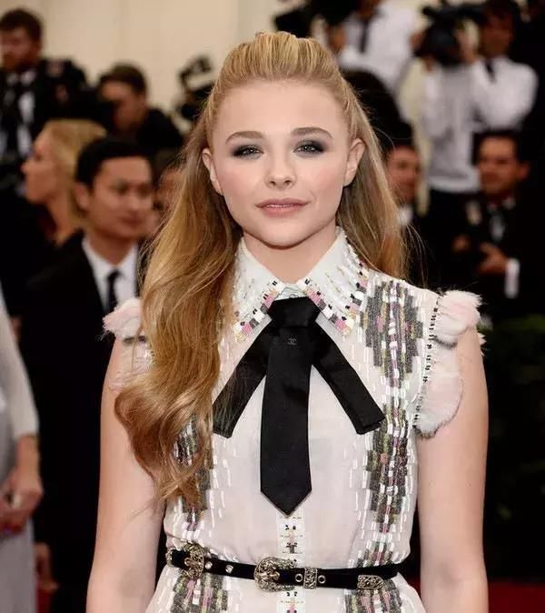 你的额头适合什么刘海？舒淇陈妍希换对刘海脸小一圈，美成仙