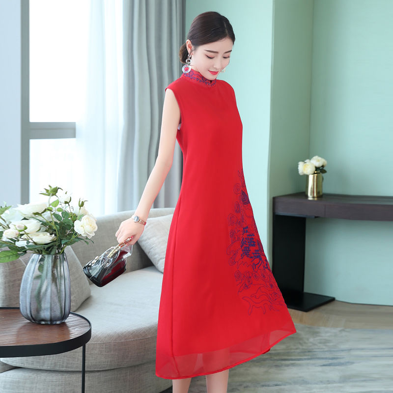 让60后女人情有独钟的旗袍裙，又出新款了，高贵还显气质