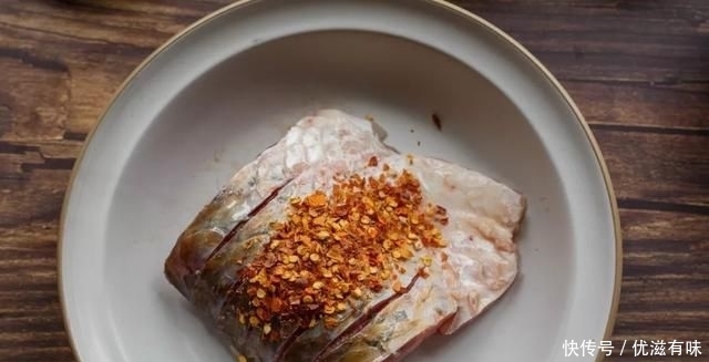 『方法』这可能是最简单的吃鱼方法了