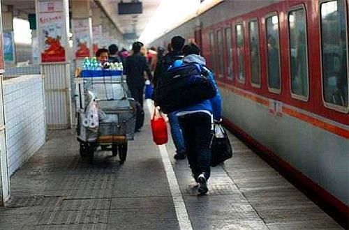 未来农村光棍，十有八九要面临3个难题，人人会碰到，早做准备