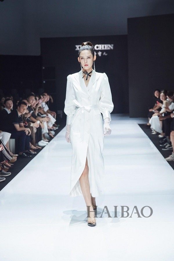 设计师品牌XUER CHEN发布2018-2019年春夏成衣礼服系列