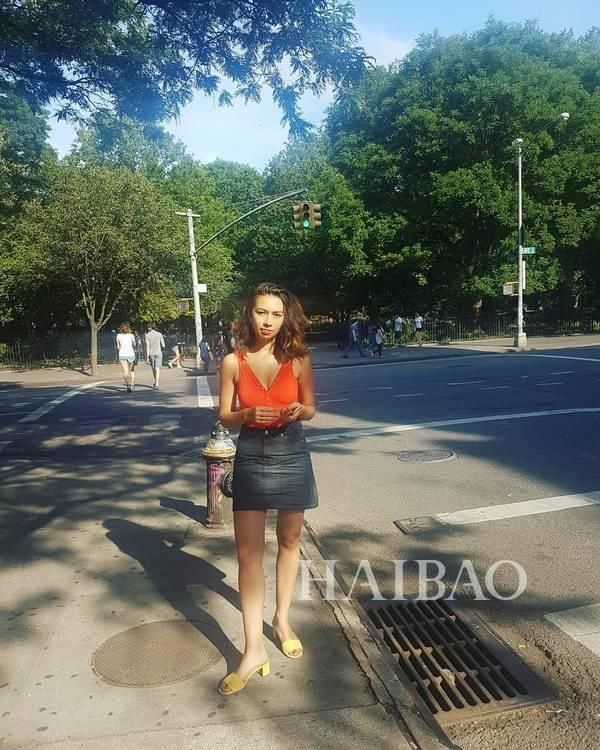 最易借鉴的法式风格!时尚摄影师Adeline Mai私服合辑:这张英气