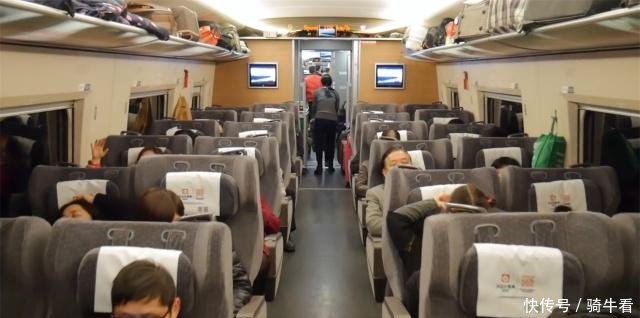 中国高铁商务座价格是二等座的三倍，对比看看它贵的原因