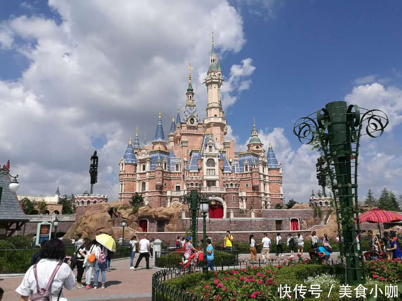 国内最赚钱的景点，进场畅玩要携带2700元，还要带上伙食费