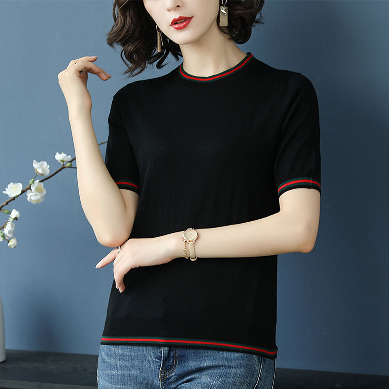 身材丰满的女人就穿紧身短袖，多穿下面这短袖衫，火到离谱