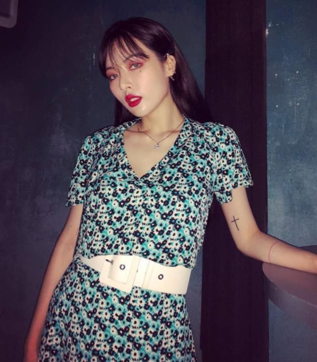 金泫雅让人难以置信，腿长逆天似超模，身高却是164cm！