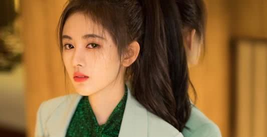  『身材』“四千年一遇美女”被群嘲，鞠婧祎自证有颜值，更有身材