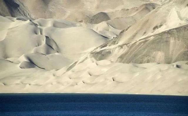 电视剧《沙海》中的古潼京真的存在吗?白色沙漠惊艳了观众和游客