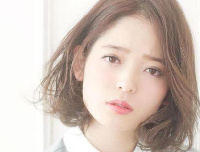 塌鼻子适合什么发型？出3招，脸蛋美出光