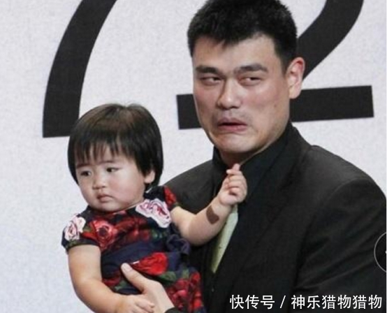 『失控』姚明女儿身高已失控,活了20年都没有人家9岁高,网友:基因太强