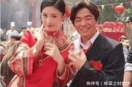 王宝强晒照承认已再婚! 老婆身材样貌甩马蓉一