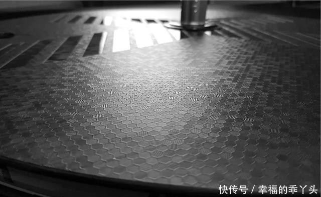  #碟刹#蜂巢坑，不过万Ron推出AeronX碟刹真空封闭轮