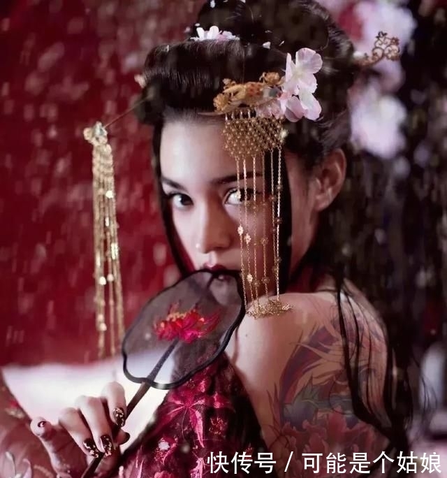 「全网」国风造型太挑人:佟丽娅杨超越惊艳全网,汤唯孟美岐却被骂爆丑