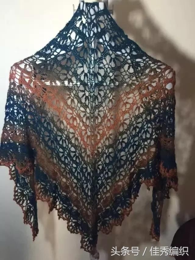 钩针编织教程图解 网红经典段染色三角形钩针披肩围巾大全 美极了