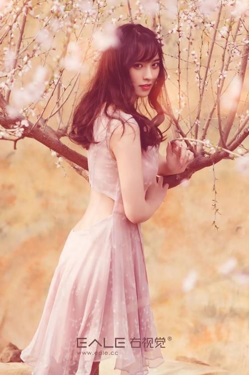 必收藏！百张女孩与花摄影作品！-右视觉十周年饕餮视觉盛宴。