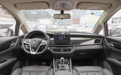 『级推荐车型』你想要的“面包车”基本都在这,其中1款配冰箱彩电,像移动宫殿