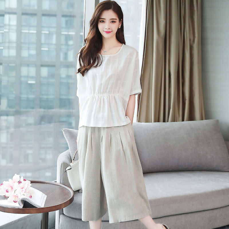 飘逸的阔腿裤+高跟凉鞋，强势御姐范必备，让你备受瞩目