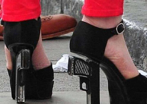 5双最“奇特”的高跟鞋:第一个防狼专用,第三个“丑到没朋友”