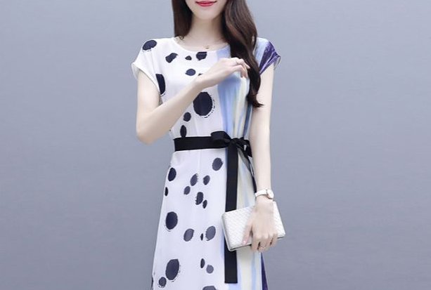 40岁老婆太会打扮了，穿这“撩人裙，高雅又减龄，美到让人销魂