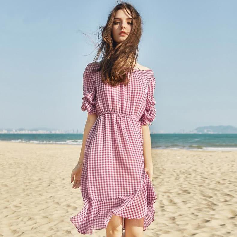 小个子小姐姐这样穿裙子，自带淑女气质，清新靓丽又显白！