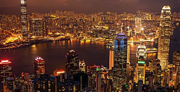  [国际金融中心]香港人为什么宁愿“挤破头”，也不愿来内地，到