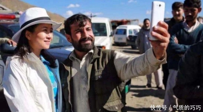 中国游客去巴基斯坦旅游，遇到当地美女向你摇头，得知原因笑了