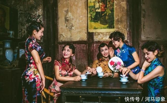  【少女】摄影师为50岁的成都阿姨们拍旗袍照，身材窈窕不输少女！