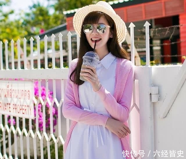 『适合』适合80、90后女人的春裙搭配,穿出简约气质,上街“美成一幅画”