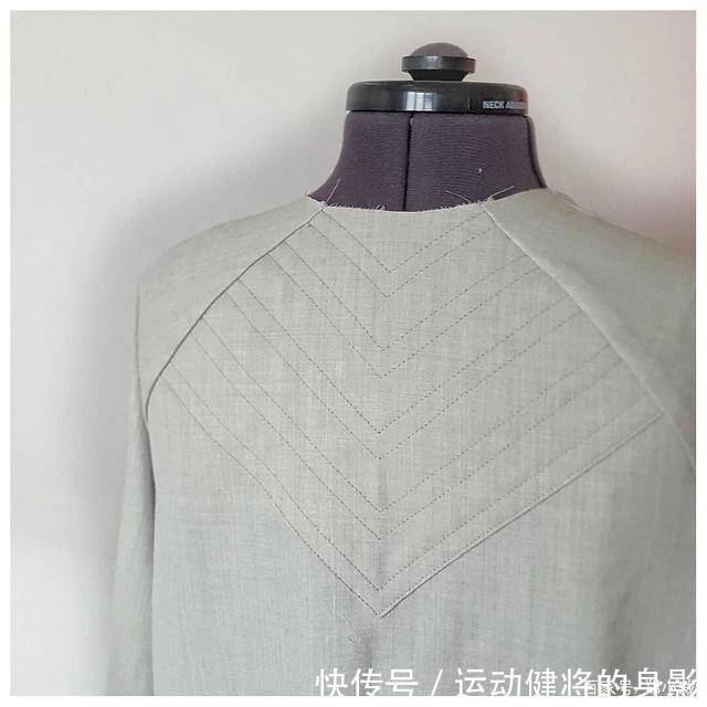  「时髦」她喜欢把普通衣服的款式，给它重新设计，不仅看起来更时髦且高级