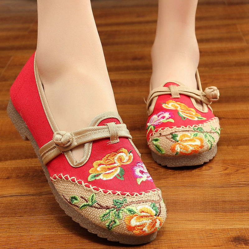 头次见这么软的妈妈鞋，给妈妈和婆婆各买2双，洋气时髦不累脚